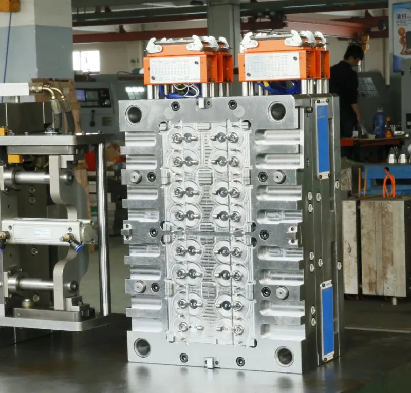 16 Cavity Injection Mould Flip Cap Mold with Closure System